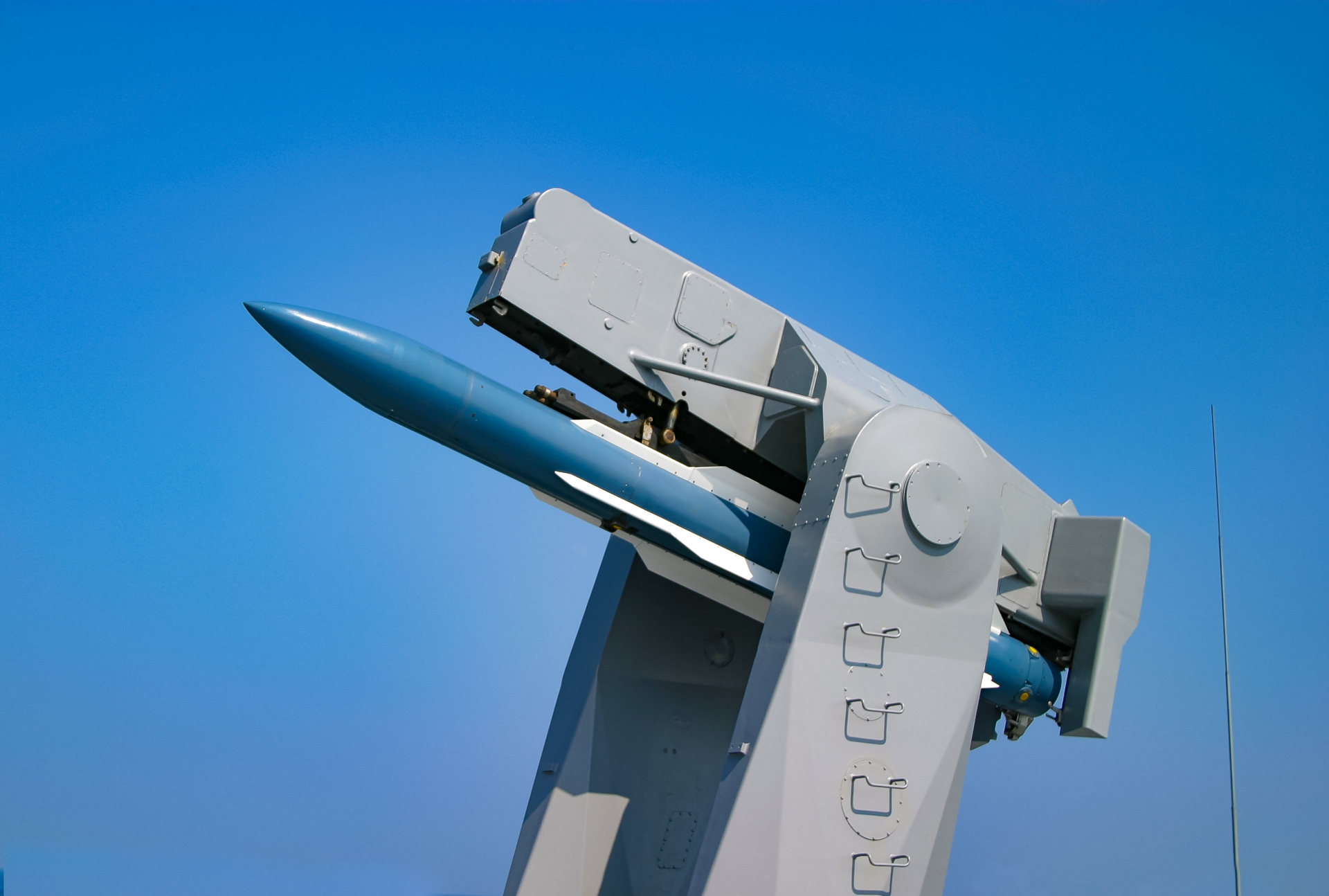 意外なものが兵器になる！？～安全保障貿易管理のお話～